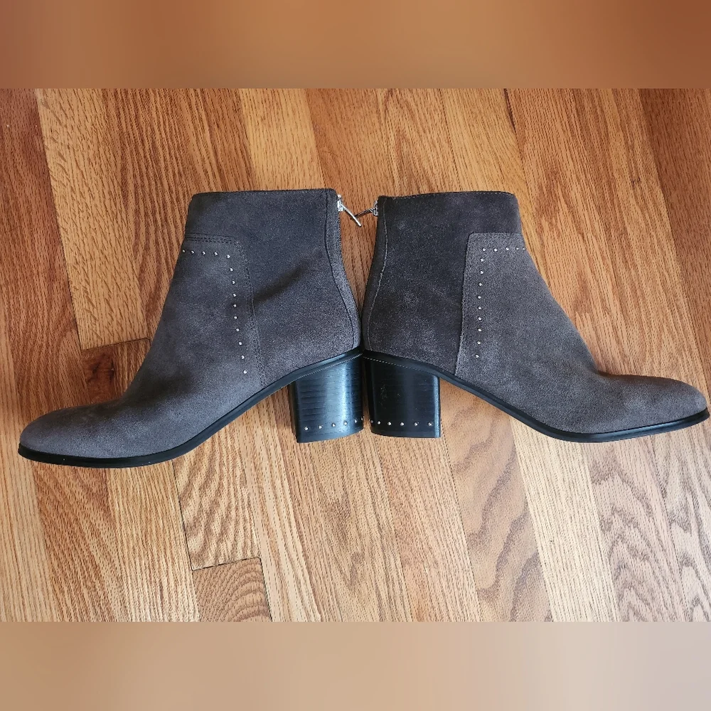 Mark Fisher Gray Suede Leather Boots Size 9M